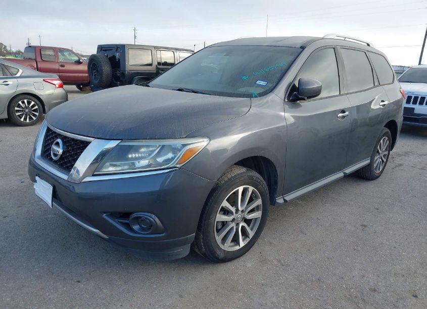 Photo 2 of 2013 Nissan Pathfinder SV (VIN 5N1AR2MN5DC609130)