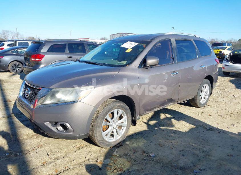 Photo 2 of 2013 Nissan Pathfinder SV (VIN 5N1AR2MN5DC613985)