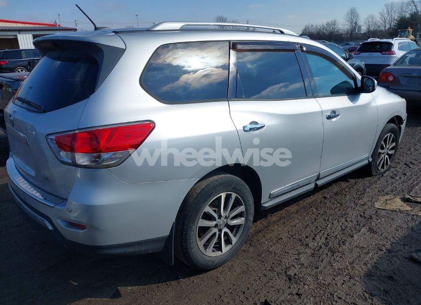 Photo 4 of 2013 Nissan Pathfinder SL (VIN 5N1AR2MN5DC654455)