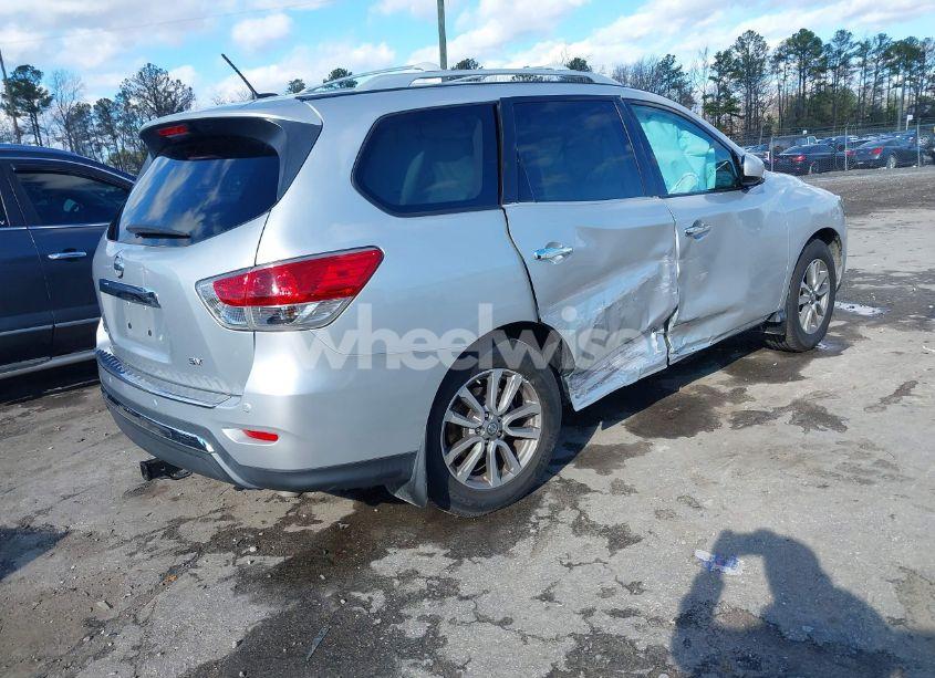 Photo 4 of 2014 Nissan Pathfinder SV (VIN 5N1AR2MN5EC652805)