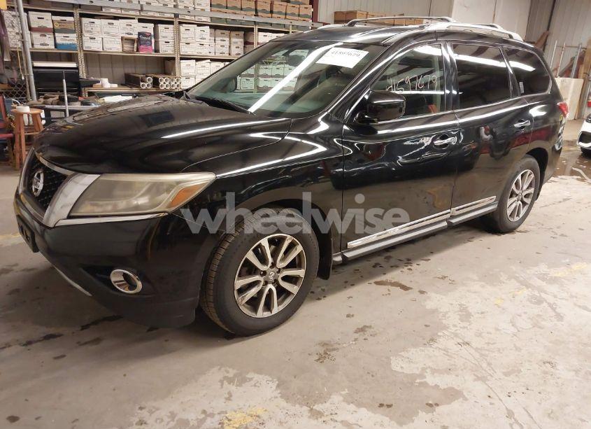 Photo 2 of 2014 Nissan Pathfinder SL (VIN 5N1AR2MN5EC685917)