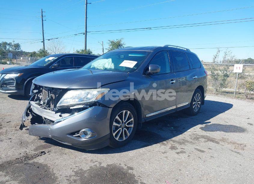 Photo 2 of 2016 Nissan Pathfinder SL (VIN 5N1AR2MN5GC620696)