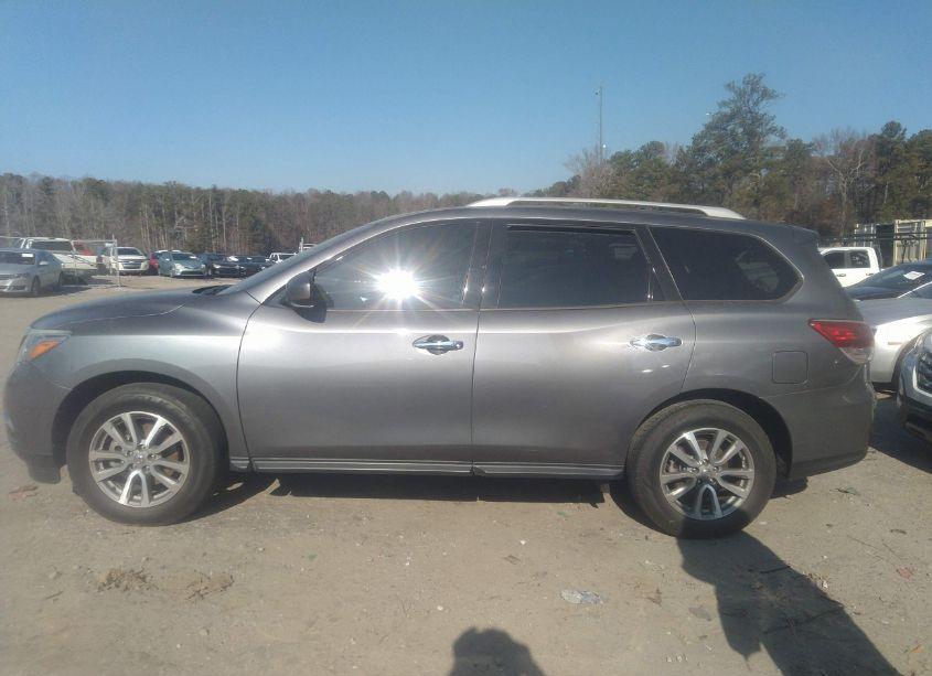 Photo 14 of 2016 Nissan Pathfinder SV (VIN 5N1AR2MN5GC634338)