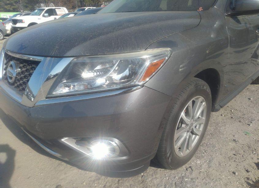 Photo 6 of 2016 Nissan Pathfinder SV (VIN 5N1AR2MN5GC634338)