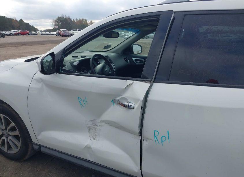 Photo 17 of 2016 Nissan Pathfinder PLATINUM/S/SL/SV (VIN 5N1AR2MN5GC634503)