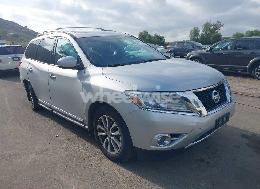 2016 Nissan Pathfinder SL (VIN 5N1AR2MN5GC648384) main photo