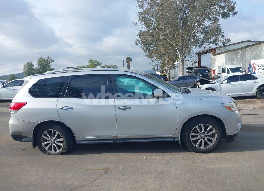 Photo 14 of 2016 Nissan Pathfinder SL (VIN 5N1AR2MN5GC648384)