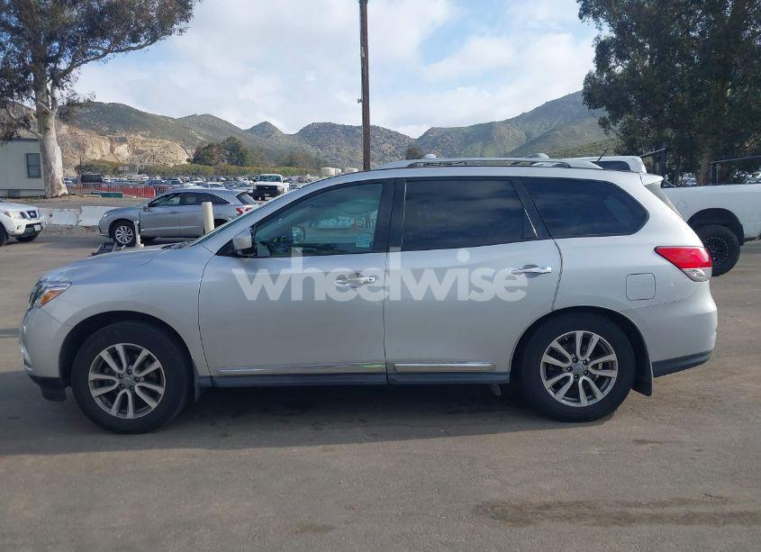 Photo 15 of 2016 Nissan Pathfinder SL (VIN 5N1AR2MN5GC648384)