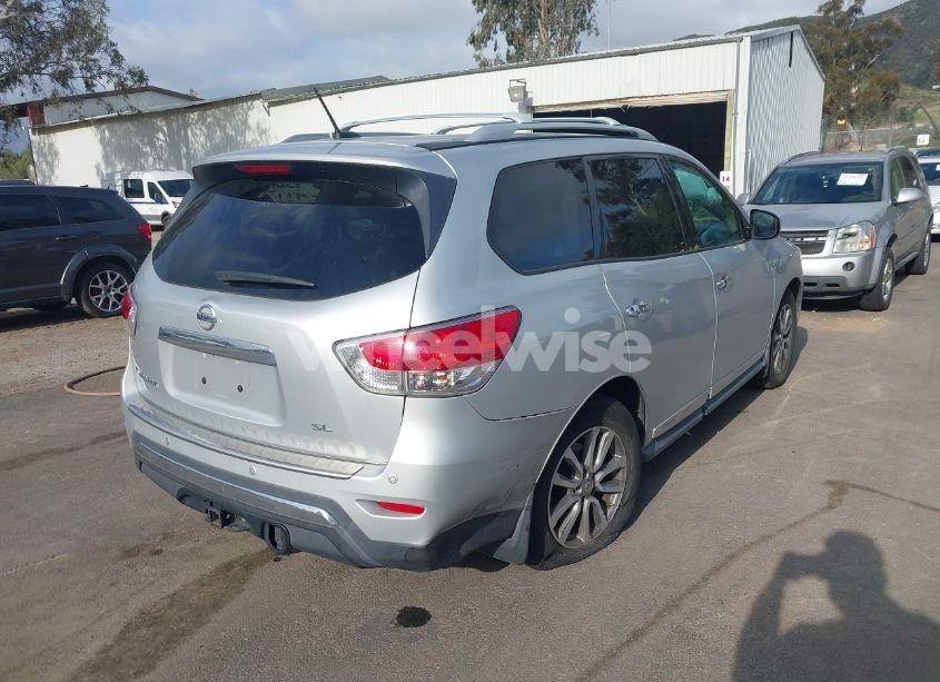 Photo 4 of 2016 Nissan Pathfinder SL (VIN 5N1AR2MN5GC648384)