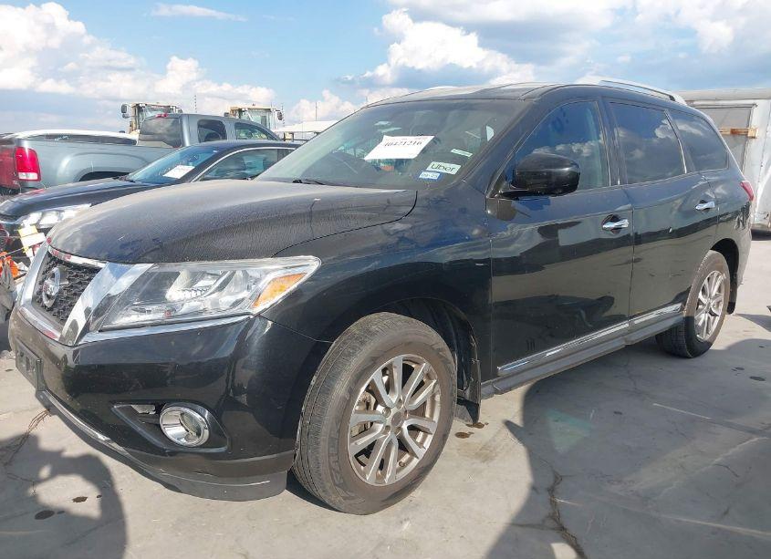 Photo 2 of 2016 Nissan Pathfinder SL (VIN 5N1AR2MN5GC665413)