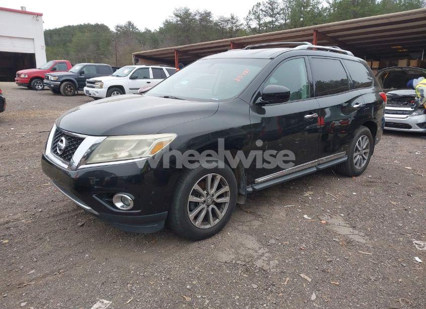 Photo 2 of 2013 Nissan Pathfinder SL (VIN 5N1AR2MN6DC661561)