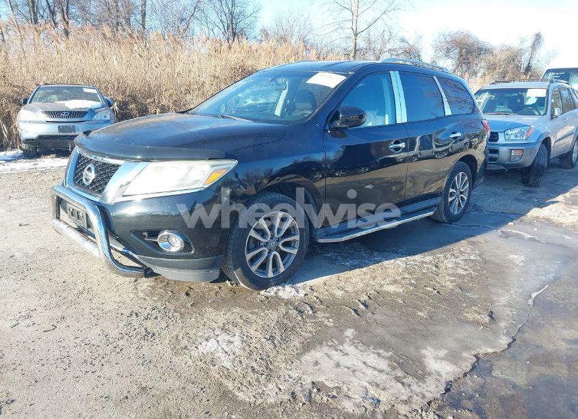 Photo 2 of 2014 Nissan Pathfinder SV (VIN 5N1AR2MN6EC628206)