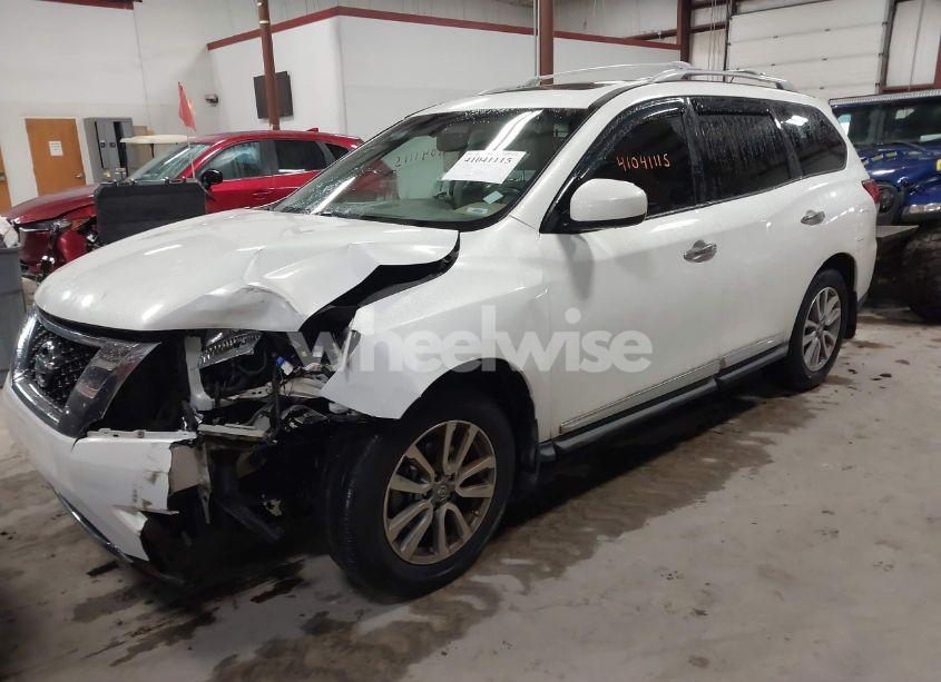 Photo 2 of 2014 Nissan Pathfinder SL (VIN 5N1AR2MN6EC668737)