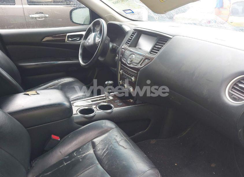 Photo 5 of 2014 Nissan Pathfinder SL (VIN 5N1AR2MN6EC685344)