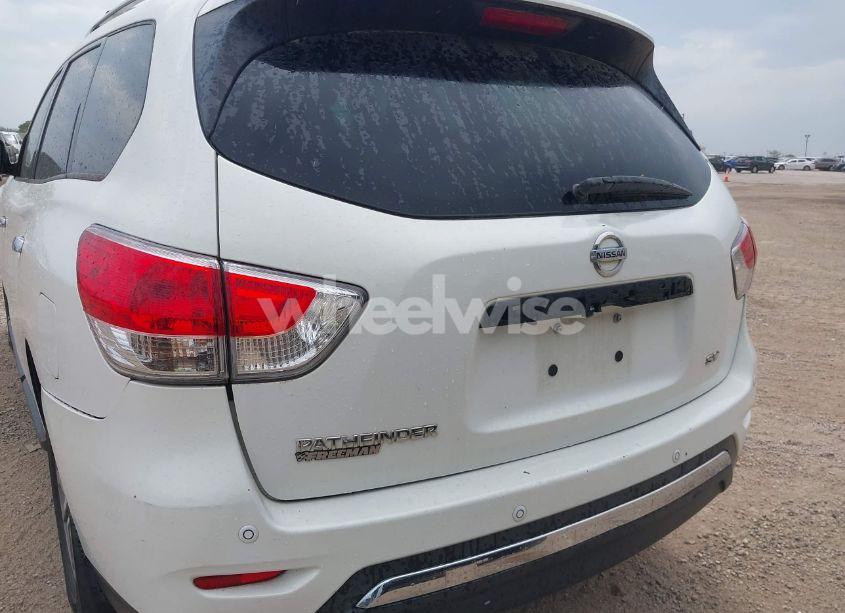 Photo 6 of 2014 Nissan Pathfinder SV (VIN 5N1AR2MN6EC685974)