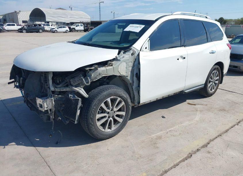 Photo 2 of 2014 Nissan Pathfinder SV (VIN 5N1AR2MN6EC705608)