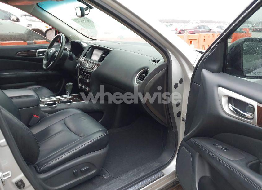 Photo 5 of 2014 Nissan Pathfinder SL (VIN 5N1AR2MN6EC732789)