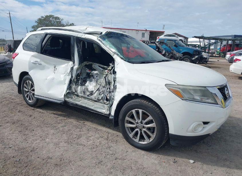 2015 Nissan Pathfinder S (VIN 5N1AR2MN6FC647842) main photo