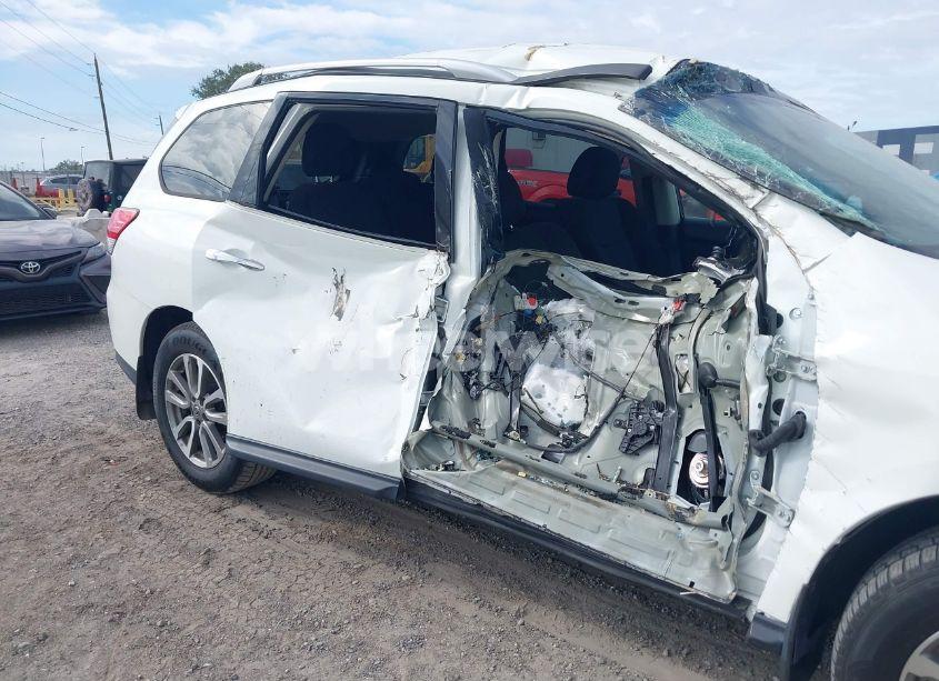 Photo 6 of 2015 Nissan Pathfinder S (VIN 5N1AR2MN6FC647842)