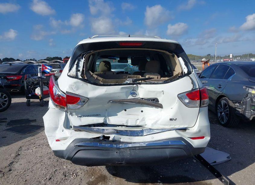 Photo 6 of 2015 Nissan Pathfinder SV (VIN 5N1AR2MN6FC649431)