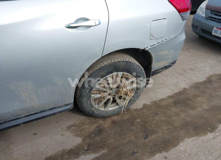 Photo 6 of 2015 Nissan Pathfinder SV (VIN 5N1AR2MN6FC706632)