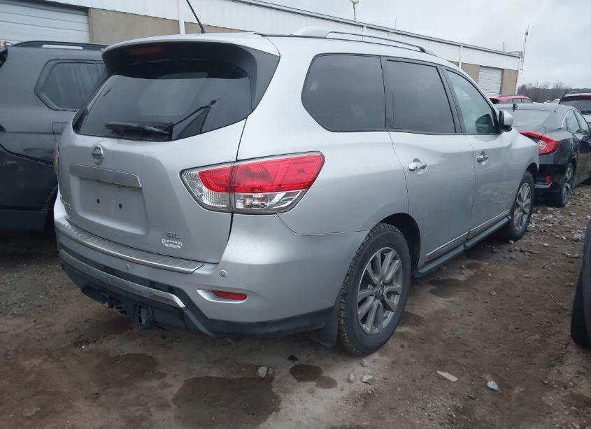 Photo 4 of 2016 Nissan Pathfinder SL (VIN 5N1AR2MN6GC613613)