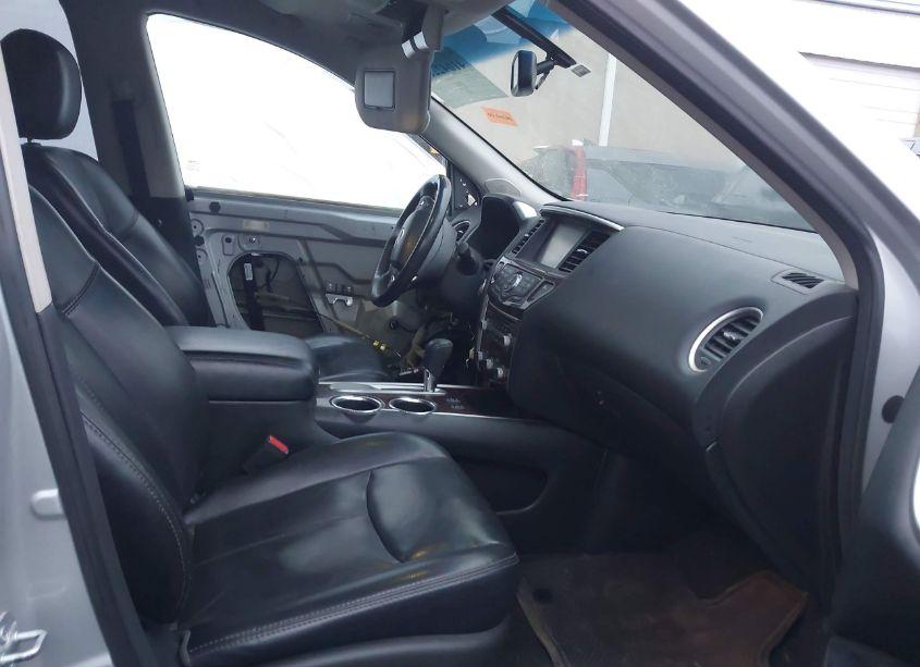 Photo 5 of 2016 Nissan Pathfinder SL (VIN 5N1AR2MN6GC613613)