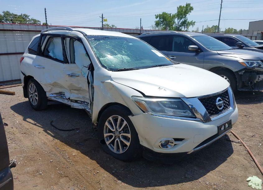 2016 Nissan Pathfinder SL (VIN 5N1AR2MN6GC656803) main photo