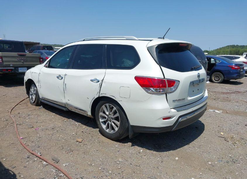 Photo 3 of 2016 Nissan Pathfinder SL (VIN 5N1AR2MN6GC656803)