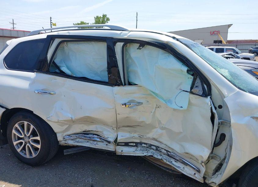 Photo 6 of 2016 Nissan Pathfinder SL (VIN 5N1AR2MN6GC656803)