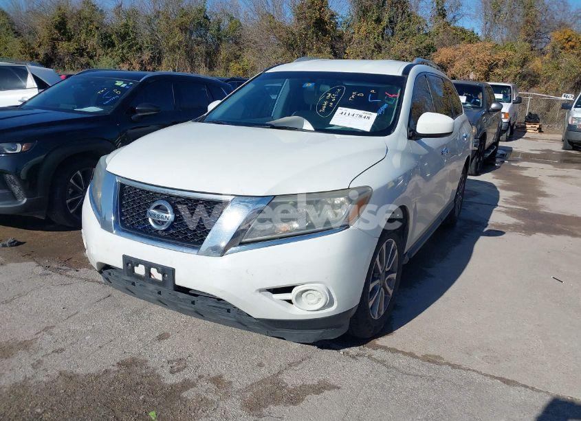 Photo 2 of 2016 Nissan Pathfinder S (VIN 5N1AR2MN6GC669566)