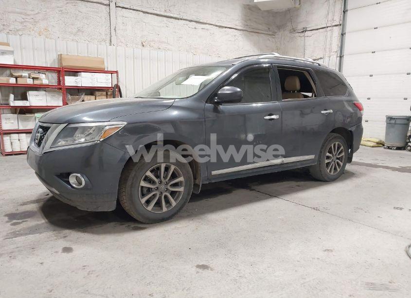 Photo 2 of 2013 Nissan Pathfinder SL (VIN 5N1AR2MN7DC600669)