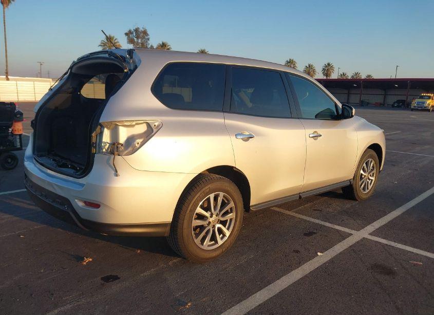 Photo 4 of 2013 Nissan Pathfinder S (VIN 5N1AR2MN7DC649760)