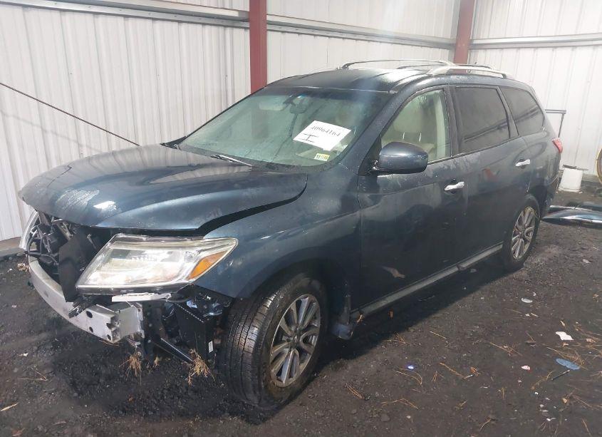 Photo 2 of 2014 Nissan Pathfinder SV (VIN 5N1AR2MN7EC654765)