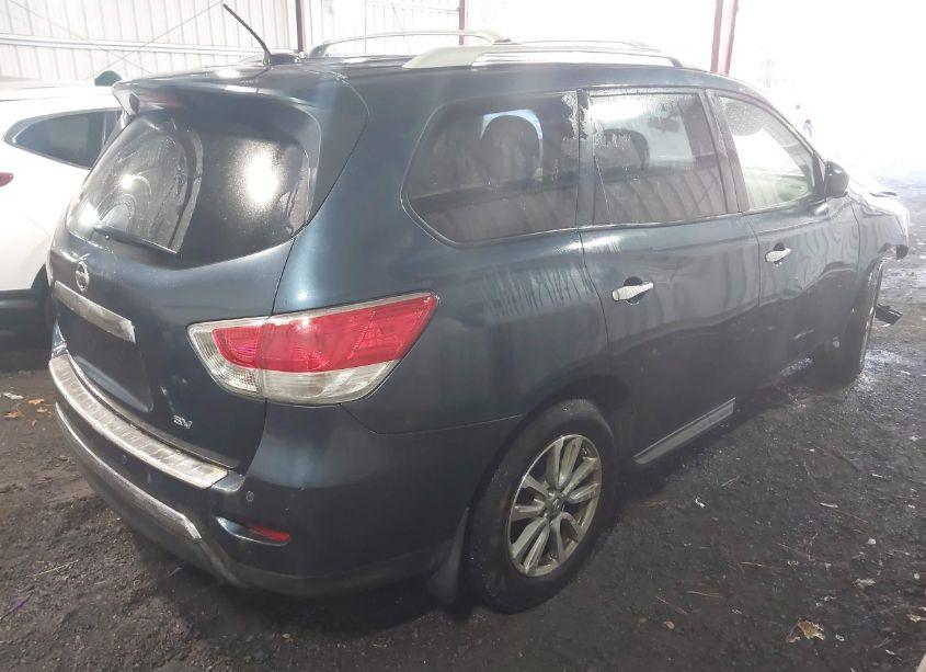 Photo 4 of 2014 Nissan Pathfinder SV (VIN 5N1AR2MN7EC654765)