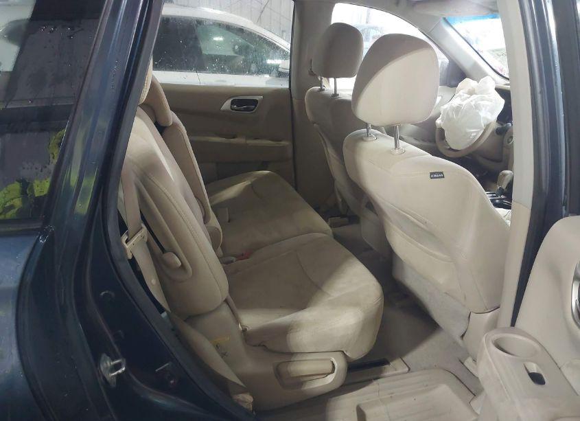 Photo 8 of 2014 Nissan Pathfinder SV (VIN 5N1AR2MN7EC654765)