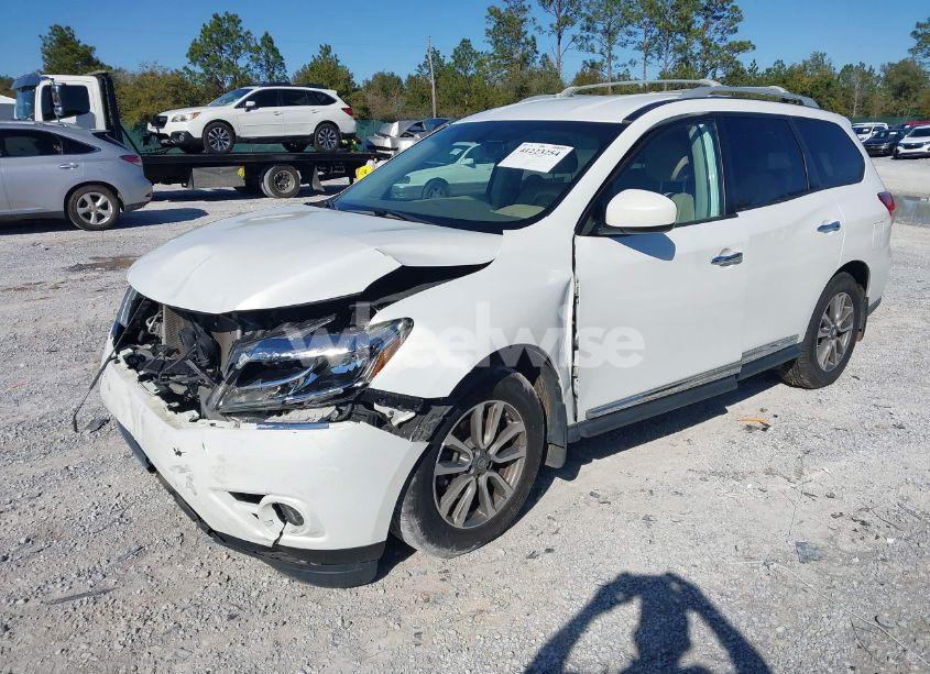 Photo 2 of 2014 Nissan Pathfinder SL (VIN 5N1AR2MN7EC682582)
