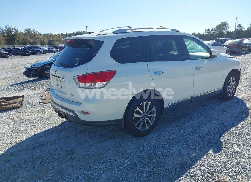 Photo 4 of 2014 Nissan Pathfinder SL (VIN 5N1AR2MN7EC682582)