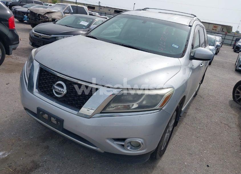 Photo 2 of 2014 Nissan Pathfinder SL (VIN 5N1AR2MN7EC687782)
