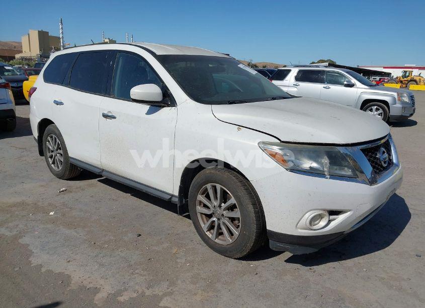 2014 Nissan Pathfinder S (VIN 5N1AR2MN7EC690794) main photo