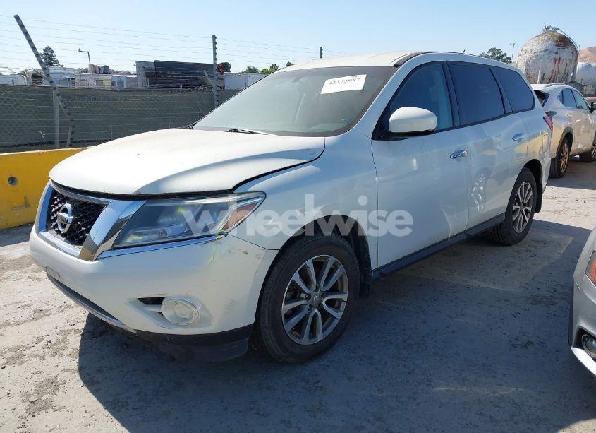 Photo 2 of 2014 Nissan Pathfinder S (VIN 5N1AR2MN7EC690794)