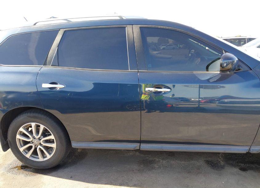 Photo 13 of 2014 Nissan Pathfinder SV (VIN 5N1AR2MN7EC727469)