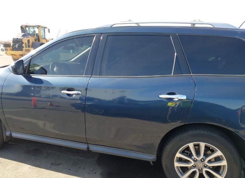 Photo 14 of 2014 Nissan Pathfinder SV (VIN 5N1AR2MN7EC727469)