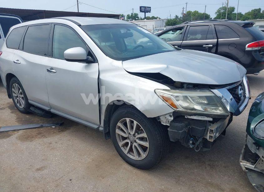 2014 Nissan Pathfinder S (VIN 5N1AR2MN7EC728444) main photo