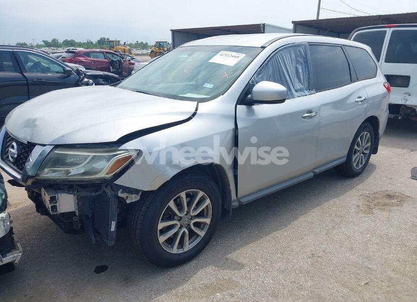 Photo 2 of 2014 Nissan Pathfinder S (VIN 5N1AR2MN7EC728444)