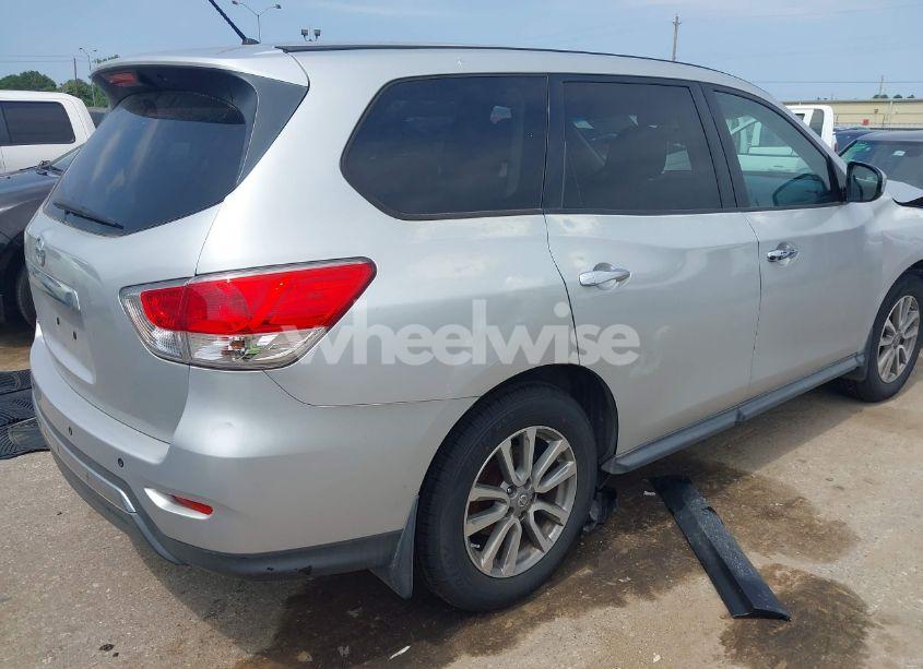 Photo 4 of 2014 Nissan Pathfinder S (VIN 5N1AR2MN7EC728444)