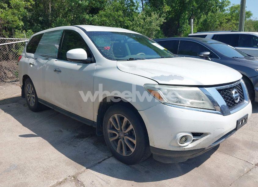 2015 Nissan Pathfinder S (VIN 5N1AR2MN7FC613554) main photo