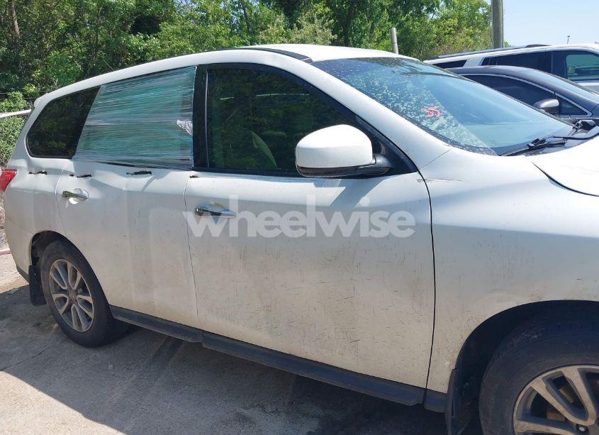 Photo 13 of 2015 Nissan Pathfinder S (VIN 5N1AR2MN7FC613554)