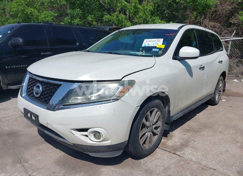 Photo 2 of 2015 Nissan Pathfinder S (VIN 5N1AR2MN7FC613554)