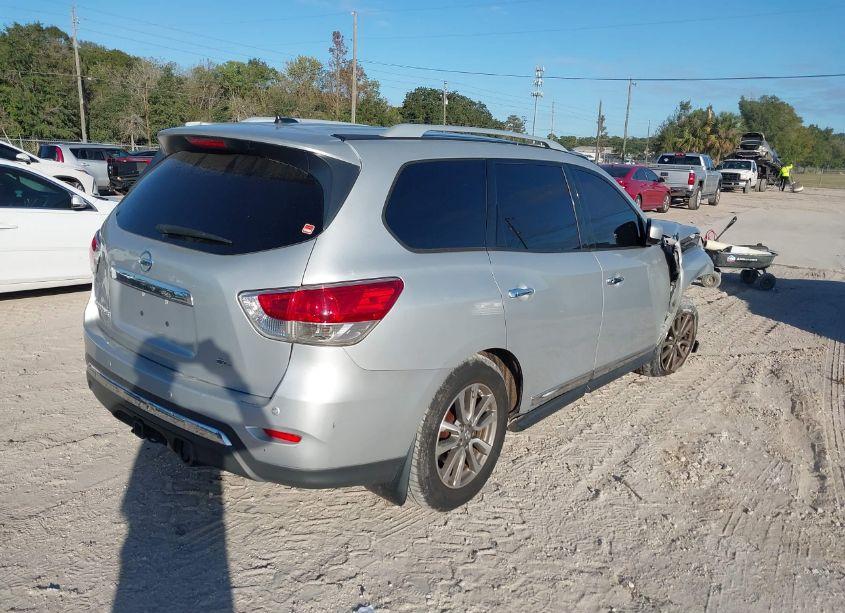 Photo 4 of 2015 Nissan Pathfinder SL (VIN 5N1AR2MN7FC669025)